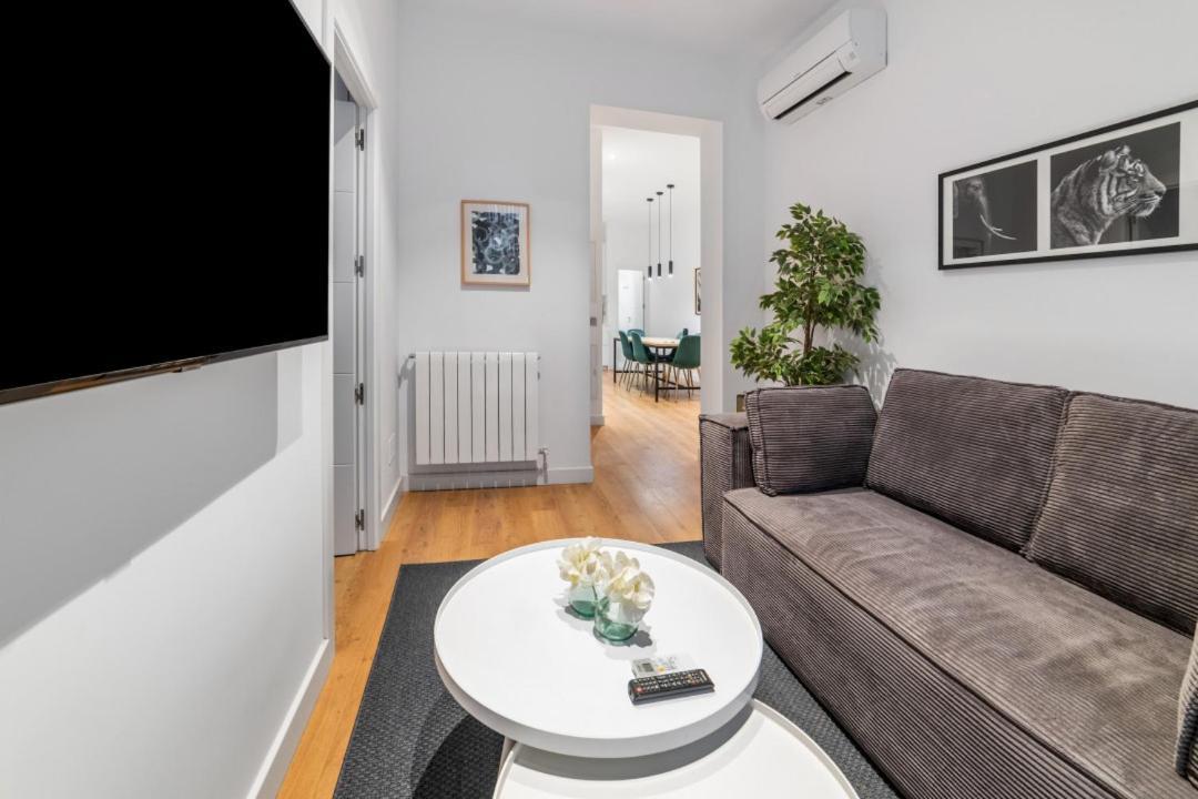 2 Bedrooms 1 Bathroom Furnished - Centro - Equipped & Stylish - Minty Stay Madrid Eksteriør billede